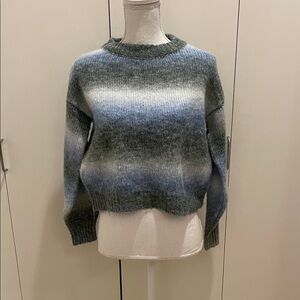 Elodie blue gradient sweater size Small